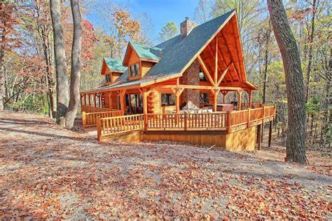 Dogwood Lodge exterior and porch area
